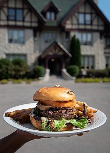 JESSICA LEE / WINNIPEG FREE PRESS

The burger for Le Burger Week from 529 Wellington Steakhouse is photographed on September 12, 2022 in front of the restaurant.

Reporters: AV Kitching and Ben Waldman