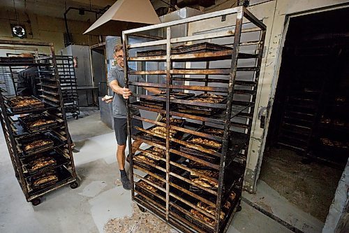 MIKE DEAL / WINNIPEG FREE PRESS
Racks of Apple Cinnamon bread are taken out of the proofing oven.
Russ Meier, owner of the Donut House, 500 Selkirk Avenue, which has been around in one form or another - OK, mostly round - for 75 years, this year.
220913 - Tuesday, September 13, 2022.