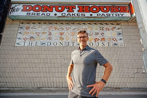 MIKE DEAL / WINNIPEG FREE PRESS
Russ Meier, owner of the Donut House, 500 Selkirk Avenue, which has been around in one form or another - OK, mostly round - for 75 years, this year.
220913 - Tuesday, September 13, 2022.