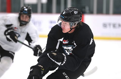 RUTH BONNEVILLE / WINNIPEG FREE PRESS

SPORTS - Ice

Ice Defenceman, Ashton Cumby during  practice at Rink training centre Tuesday.  

Mike Sawatzky  | Sports Reporter


Sept 13th,  2022
