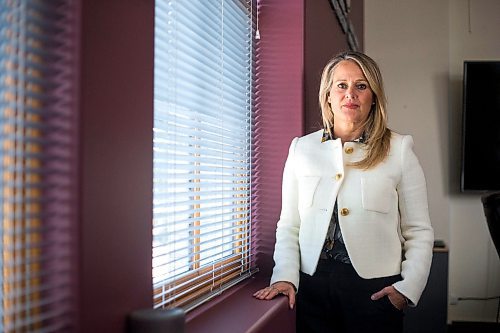 MIKAELA MACKENZIE / WINNIPEG FREE PRESS

Noni Classen, with the Canadian Centre for Child Protection, poses for a portrait in Winnipeg on Tuesday, Sept. 13, 2022. She weighed in on the lack of transparency with teacher misconduct. For Katrina story.
Winnipeg Free Press 2022.