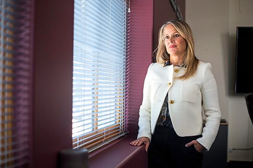 MIKAELA MACKENZIE / WINNIPEG FREE PRESS

Noni Classen, with the Canadian Centre for Child Protection, poses for a portrait in Winnipeg on Tuesday, Sept. 13, 2022. She weighed in on the lack of transparency with teacher misconduct. For Katrina story.
Winnipeg Free Press 2022.