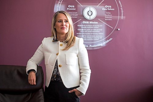 MIKAELA MACKENZIE / WINNIPEG FREE PRESS

Noni Classen, with the Canadian Centre for Child Protection, poses for a portrait in Winnipeg on Tuesday, Sept. 13, 2022. She weighed in on the lack of transparency with teacher misconduct. For Katrina story.
Winnipeg Free Press 2022.