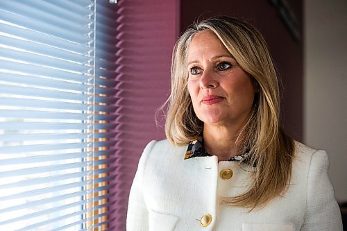 MIKAELA MACKENZIE / WINNIPEG FREE PRESS

Noni Classen, with the Canadian Centre for Child Protection, poses for a portrait in Winnipeg on Tuesday, Sept. 13, 2022. She weighed in on the lack of transparency with teacher misconduct. For Katrina story.
Winnipeg Free Press 2022.