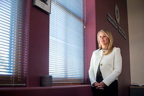 MIKAELA MACKENZIE / WINNIPEG FREE PRESS

Noni Classen, with the Canadian Centre for Child Protection, poses for a portrait in Winnipeg on Tuesday, Sept. 13, 2022. She weighed in on the lack of transparency with teacher misconduct. For Katrina story.
Winnipeg Free Press 2022.