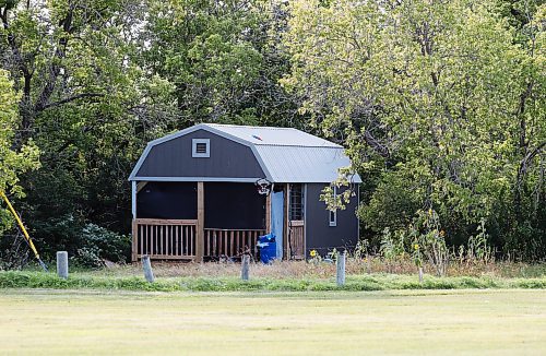 JOHN WOODS / WINNIPEG FREE PRESS
A tiny home has been placed on a piece of city property near St James Memorial Sports Park by someone locals say is homeless in Winnipeg Tuesday, September 13, 2022.

Re: Abas