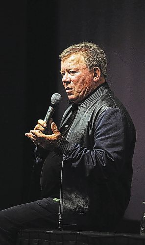 PHIL HOSSACK / WINNIPEG FREE PRESS FILES
William Shatner speaks at Comic Con in Winnipeg in 2016.