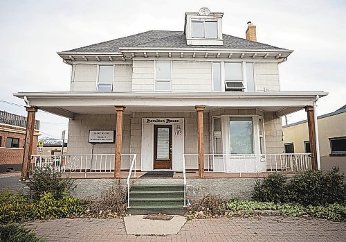 JESSICA LEE / WINNIPEG FREE PRESS



Hamilton House at 185 Henderson Hwy is photographed on October 26, 2021.



Reporter: Ben