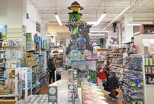 JESSICA LEE / WINNIPEG FREE PRESS
Toad Hall Toys, like many retailers, is dealing with the repercussions of supply chain backlogs.
