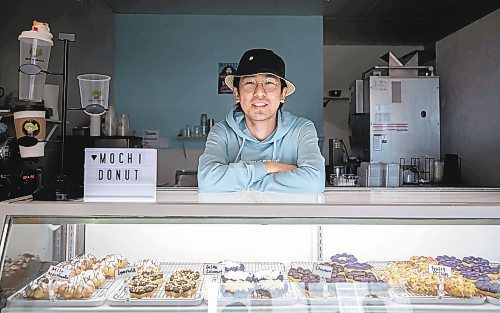JESSICA LEE / WINNIPEG FREE PRESS



Mumu Ma, owner of Not a Donut, is photographed at his shop on October 26, 2021. The donuts are made with rice flour and come in flavours like chocolate, matcha, blueberry and coffee.



Reporter: Eva