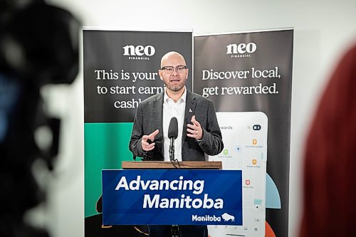 JESSICA LEE / WINNIPEG FREE PRESS



Kris Read, co-founder and head of engineering, Neo Financial Technologies, announces the creation of 300 jobs on November 16, 2021, at the Neo Financial headquarters.



Reporter: Gabby