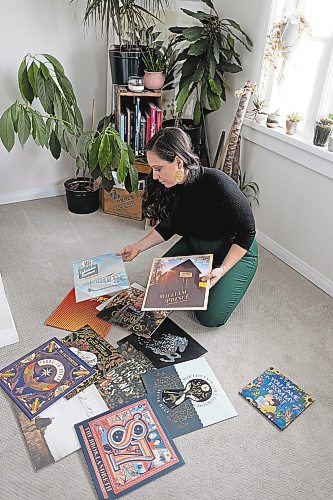 JEN DOERKSEN / WINNIPEG FREE PRESS

Roberta Landreth, Juno-award winning graphic designer and mother, works from her home office on Tuesday, Nov. 16, 2021.