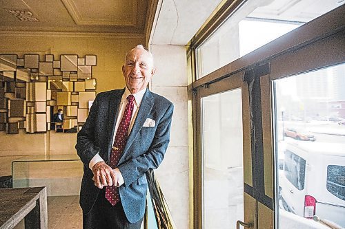 MIKAELA MACKENZIE / WINNIPEG FREE PRESS

Ernest Rady, this year&#x2019;s recipient of the U of M&#x2019;s IDEA award, poses for a portrait at the Fort Garry Hotel on Wednesday, Nov. 17, 2021. For Martin Cash story.
Winnipeg Free Press 2021.