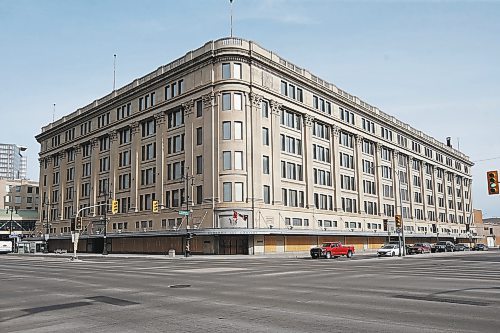 JOHN WOODS / WINNIPEG FREE PRESS

The former Bay in downtown Winnipeg photographed Thursday, April 7, 2021. 



Reporter: ?