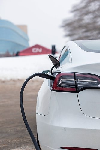 MIKAELA MACKENZIE / WINNIPEG FREE PRESS







A Tesla charges at The Forks in Winnipeg on Friday, Jan. 8, 2021. There is sluggish demand and limited supply of electric vehicles in the province. For Sarah Lawrinuik story.







Winnipeg Free Press 2020