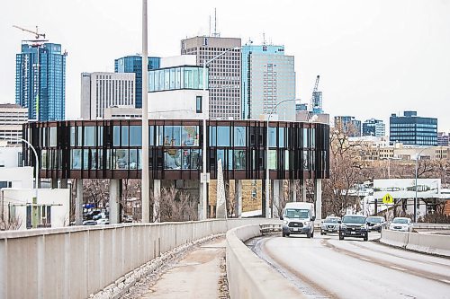 MIKAELA MACKENZIE / WINNIPEG FREE PRESS



The &quot;flying saucer&quot; condo building near the Disraeli Bridge in Winnipeg on Tuesday, Nov. 30, 2021. For Alison Gillmor story.

Winnipeg Free Press 2021.