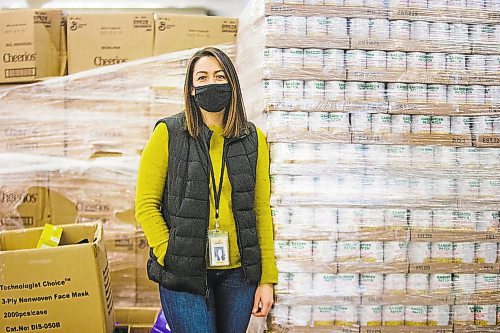 MIKAELA MACKENZIE / WINNIPEG FREE PRESS



Meaghan Erbus, advocacy and impact manager at Harvest Manitoba, poses for a portrait at the food bank in Winnipeg on Friday, Dec. 18, 2020.  For Temur Durrani story.



Winnipeg Free Press 2020