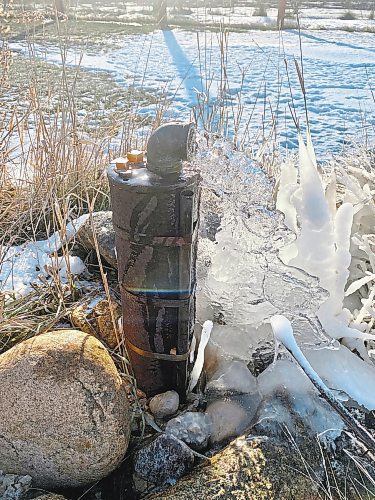 Marc LaBossiere / Winnipeg Free Press
With an artesian well at 10-gallons-per-minute of pressure, it cannot be turned off for parts replacements.