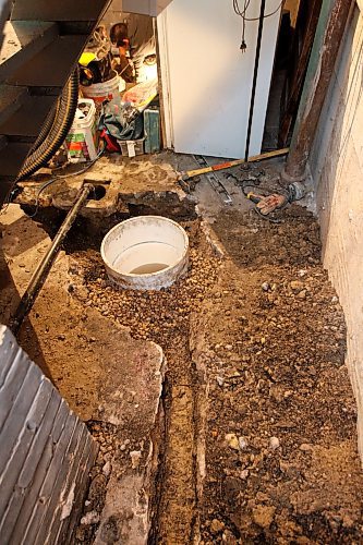 TREVOR HAGAN / WINNIPEG FREE PRESS FILES
Crawlspace odours could be related to issues with sump pits or pumps (pictured), weeping tile drainage or other excess moisture.