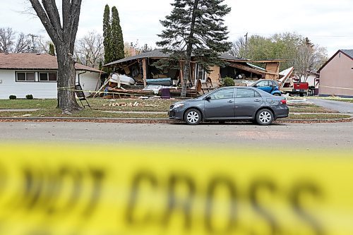 Brandon Sun 23102019

Police tape surrounds a home in the 200 block of Queens Avenue East on Wednesday as the investigation continues into an explosion at the home on Tuesday evening that killed a woman and sent a man to hospital. (Tim Smith/The Brandon Sun)