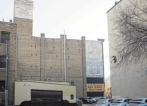 MIKE DEAL / WINNIPEG FREE PRESS
A ghost sign (a handpainted outdoor ad) promoting canned ham on the side of 185 Bannatyne Avenue.
See Ben Waldman story
211214 - Tuesday, December 14, 2021.