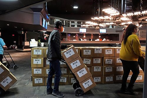 Courtesy of Ma Mawi
More than a hundred volunteers answered that call Saturday morning for the 20th annual Christmas hamper drive from Ma Mawi Wi Chi Itata Centre, packing up and dropping off 200 hampers for Winnipeg families in need. Dec. 18, 2021. For Katie May story. Winnipeg Free Press.