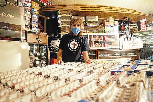 Mike Sudoma / Winnipeg Free Press
Collector Cal Swerid, and his collection of hundreds of Wayne Gretzky Hockey players.
December 16, 2021