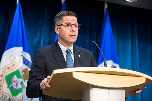 MIKAELA MACKENZIE / WINNIPEG FREE PRESS



Mayor Brian Bowman speaks at a press conference announcing the Alternative Response to Citizens in Crisis pilot project in Winnipeg on Monday, Nov. 29, 2021. For Joyanne story.

Winnipeg Free Press 2021.