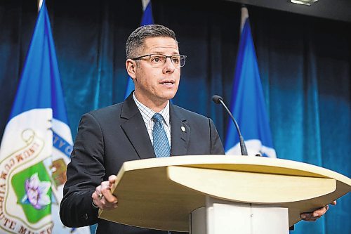 MIKAELA MACKENZIE / WINNIPEG FREE PRESS



Mayor Brian Bowman speaks at a press conference announcing the Alternative Response to Citizens in Crisis pilot project in Winnipeg on Monday, Nov. 29, 2021. For Joyanne story.

Winnipeg Free Press 2021.