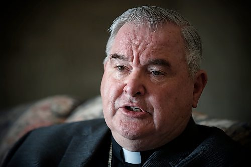 JOHN WOODS / WINNIPEG FREE PRESS

Archbishop of Winnipeg Richard Gagnon speaks to media about bombings which targeted Christians in Sri Lanka after Easter Mass at St Mary&#x2019;s Cathedral in Winnipeg Easter Sunday, April 21, 2019.



Reporter: Rollason