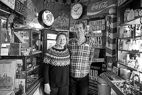 JESSICA LEE / WINNIPEG FREE PRESS



Mike Huen (right) and Barb Huen of Mike’s General Store are photographed in their store on December 30th, 2021.



Reporter: Gabby