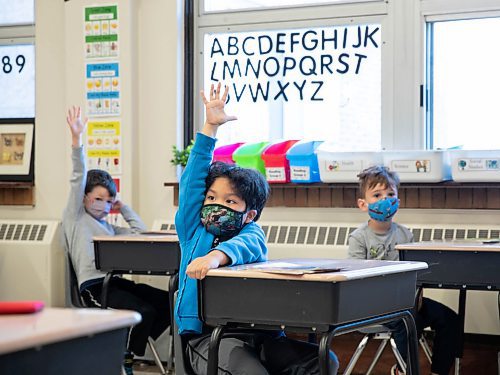 JESSICA LEE/WINNIPEG FREE PRESS



Grade 1/2 students in teacher Arielle Garand&#x2019;s class share what they did over the summer break on the first day of school at Glenelm Community School on September 8, 2021.



Reporter: Maggie
