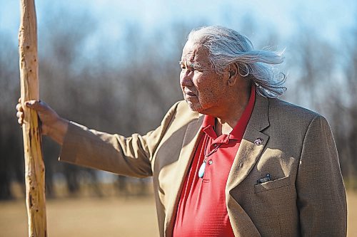 MIKAELA MACKENZIE / WINNIPEG FREE PRESS



Murray Sinclair, who has received the vaccination, poses for a portrait on his property near St. Andrews on Monday, March 22, 2021. For Kevin Rollason story.



Winnipeg Free Press 2021