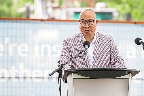 MIKAELA MACKENZIE / WINNIPEG FREE PRESS



Minister of economic development and jobs Jon Reyes speaks at a funding announcement for Railside at The Forks development in Winnipeg on Thursday, Aug. 5, 2021. For Cody story.

Winnipeg Free Press 2021.