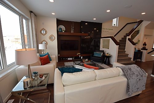 Todd Lewys / Winnipeg Free Press
Just steps from both the kitchen and dining area, the family room is a magnificent space that’s loaded with style and function.