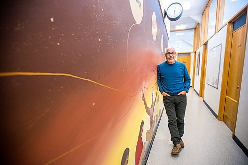 MIKAELA MACKENZIE / WINNIPEG FREE PRESS



Dr. Michael Yellow Bird, dean of the Faculty of Social Work at the University of Manitoba, poses for a portrait in his office in Winnipeg on Thursday, Jan. 13, 2022. Yellow Bird teaches mindfulness practices to Indigenous communities and programs, and uses mindfulness as a precursor to institutional change. For Sabrina story.

Winnipeg Free Press 2022.