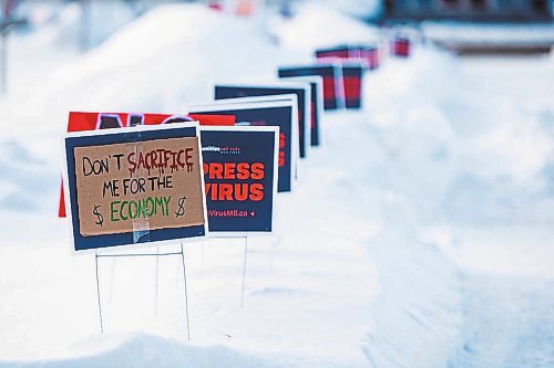 MIKAELA MACKENZIE / WINNIPEG FREE PRESS



A sign garden in support of and in solidarity with the Manitoba Students for COVID Safety Student Walkout on the legislative grounds in Winnipeg on Monday, Jan. 17, 2022. . For --- story.

Winnipeg Free Press 2022.