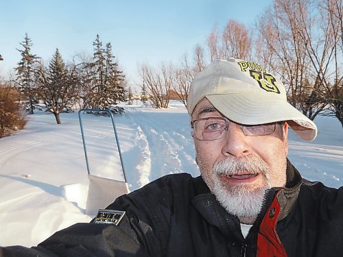 Laurie Mustard / Winnipeg Free Press 
Mustard was looking for his grandsons when his snowblower decided to call it quits. Luckily a neighbour showed up and saved him. 