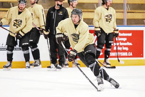 MIKE DEAL / WINNIPEG FREE PRESS
UofM Bisons men&#x2019;s hockey forward Tony Apetagon (20) during practice at Wayne Fleming Arena Thursday morning.
See Taylor Allen story
220120 - Thursday, January 20, 2022.