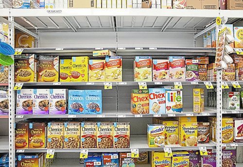 JESSICA LEE / WINNIPEG FREE PRESS



Certain Kellogg&#x2019;s brand cereal is in shortage in Winnipeg grocery stores on January 27, 2022.



Reporter: KV