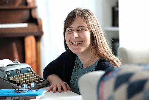 Angeline Schellenberg moderates Speaking Crow, Winnipeg’s longest-running poetry open-mic series. (Ruth Bonneville/Winnipeg Free Press)