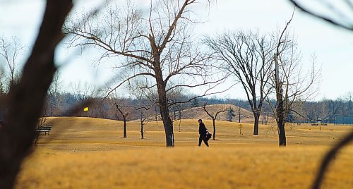 MIKE DEAL / WINNIPEG FREE PRESS

Golfers take advantage of the warm weather and hit the links at John Blumberg Golf Course Friday morning on opening day at the course just west of Winnipeg. 

190419 - Friday, April 19, 2019.