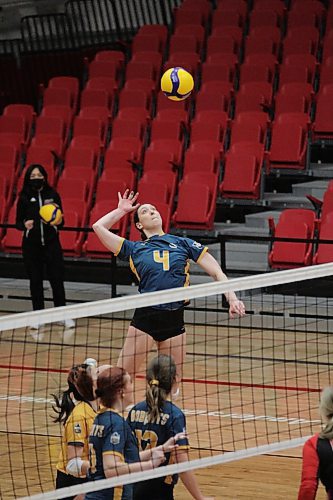 Brandon University Bobcats Rayvn Wiebe had 10 kills in a 3-0 loss to the Winnipeg Wesmen in Canada West women's volleyball action at the Duckworth Centre on Thursday. (Thomas Friesen/The Brandon Sun)