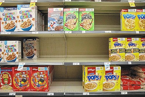JESSICA LEE / WINNIPEG FREE PRESS



Certain kinds of cereal are unstocked at Safeway on Mountain Ave on January 27, 2022.



Reporter: AV