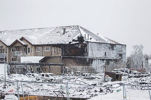 MIKAELA MACKENZIE / WINNIPEG FREE PRESS



The scene of the fire, which burned down a condo complex under construction and singed nearby buildings, on Kimberly Avenue in Winnipeg on Tuesday, Feb. 1, 2022. For --- story.

Winnipeg Free Press 2022.