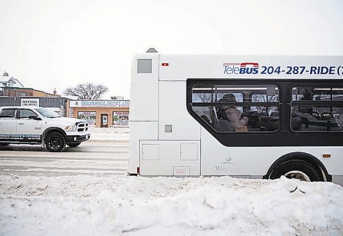 JESSICA LEE / WINNIPEG FREE PRESS



A Winnipeg bus is photographed on Henderson Highway on January 5, 2022.



Reporter: Carol/Joyanne