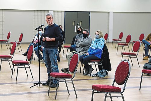 Former Brandon city councillor and Manitoba NDP cabinet minister Scott Smith came out to Thursday's public hearing to advocate in favour of making Aberdeen Avenue a one-way street to reduce the volume of traffic. Smith, who lives on nearby Durum Drive, said traffic has been steadily getting worse in the area over the past couple of decades. (Colin Slark/The Brandon Sun)