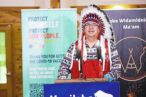 MIKAELA MACKENZIE / WINNIPEG FREE PRESS



Manitoba Keewatinowi Okimakanak Vice-Chief David Monias speaks at an announcement on urban Indigenous COVID-19 vaccine clinics at Thunderbird House in Winnipeg on Friday, Sept. 24, 2021.  For Dylan story.

Winnipeg Free Press 2021.