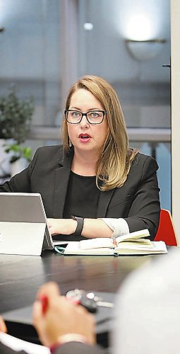 RUTH BONNEVILLE  /  WINNIPEG FREE PRESS 





49.8 - Kate Fenske





Working photos of Kate Fenske CEO of the Downtown Winnipeg BIZ.



Note: she was in a board meeting at 10am so only had a couple mins to photograph her in meeting.  





Oct 3rd,  2019
