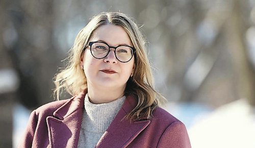 RUTH BONNEVILLE / WINNIPEG FREE PRESS



Local - Immunocompromised person



Photo of Lindsay Wright, has a autoimmune disease and rheumatoid arthritis.  She is at a higher risk if she gets COVID and thinks the Gov is moving too fast in opening.   



See story by Kitching.



March 1st,  2022